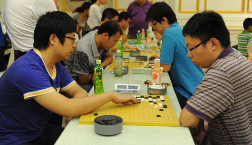 开发区智多队--白宝祥（8段）VS二中恪强队--冯毅（6段）xiao.jpg