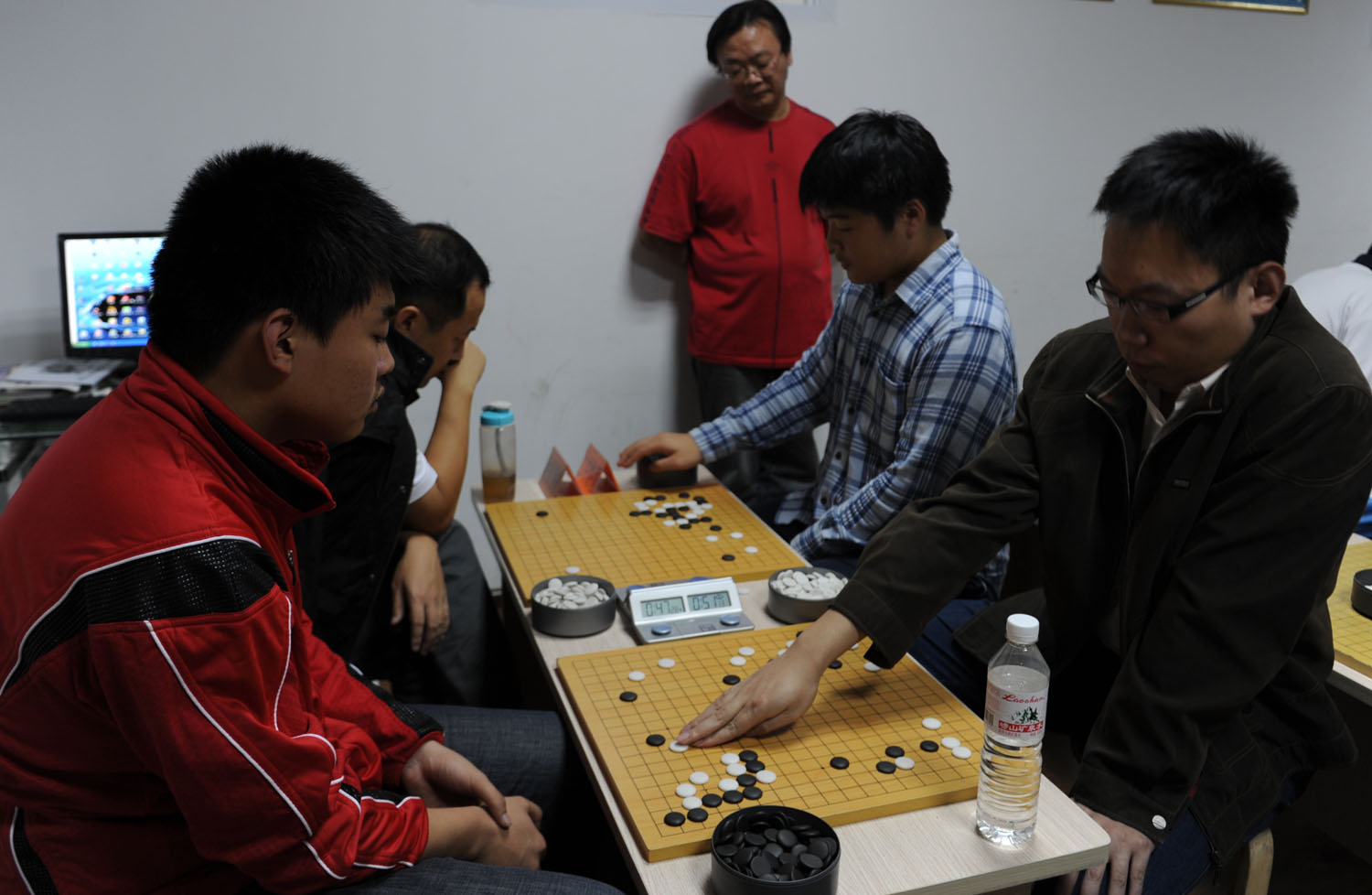 王本东VS冯毅.jpg